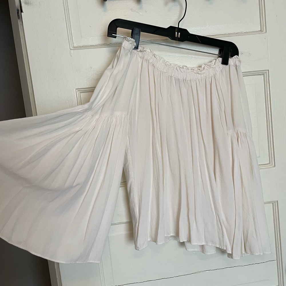 Super chic boho bell-sleeves cream top